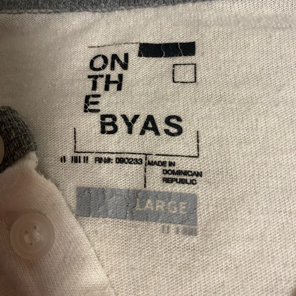 On The Byas 3/4 Sleeve Henley Size Large - Picture 5 of 5